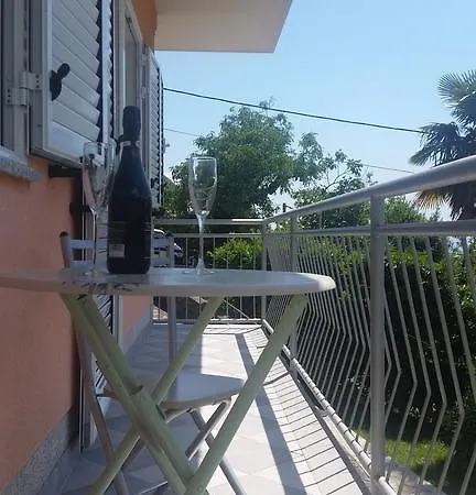 Διαμέρισμα Vesna Free Parking