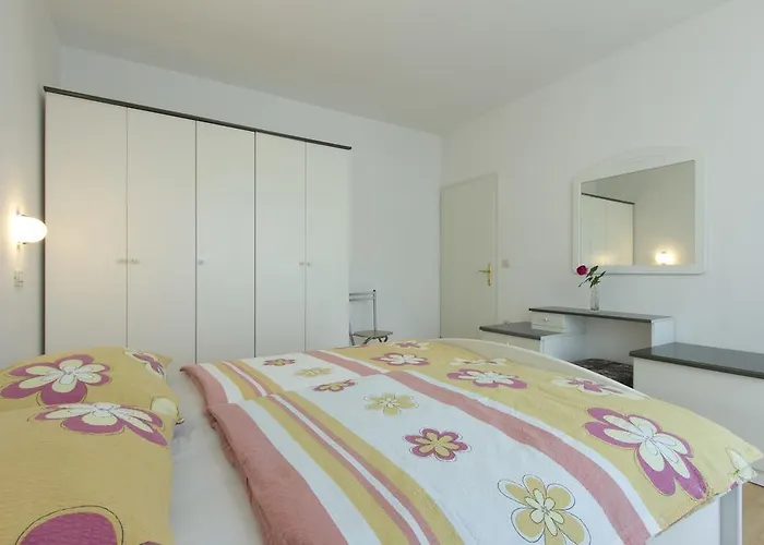 Vesna Free Parking *