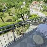 Vesna Free Parking